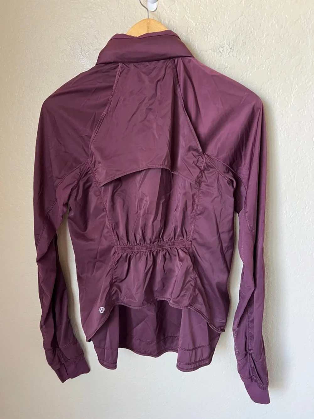 Lululemon burgundy goal crusher pack-away hood zip jacket